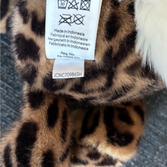 🐆 👑 NWT Jellycat Cobblehop Bunny Ruby Cruiser Exclusive Leopard Print Jellycat - Picture 11 of 15